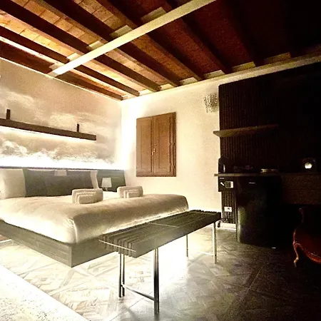 Opus Boutique Tosca -city Center Bed & Breakfast 4*